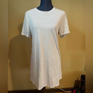 Brand: Umgee Size M Stripped White and Black Dress